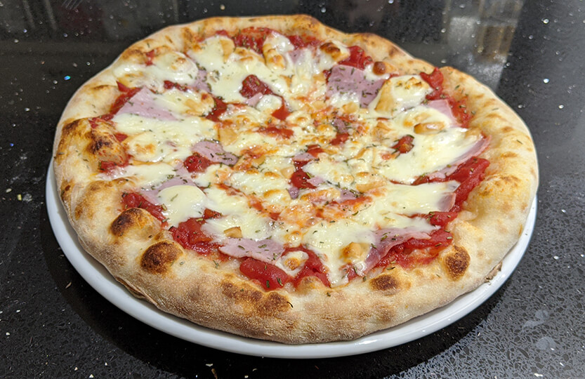 Recette : Pâte à pizza napolitaine gonflée sur les bords | Le blog de Cuisine et Ustensiles